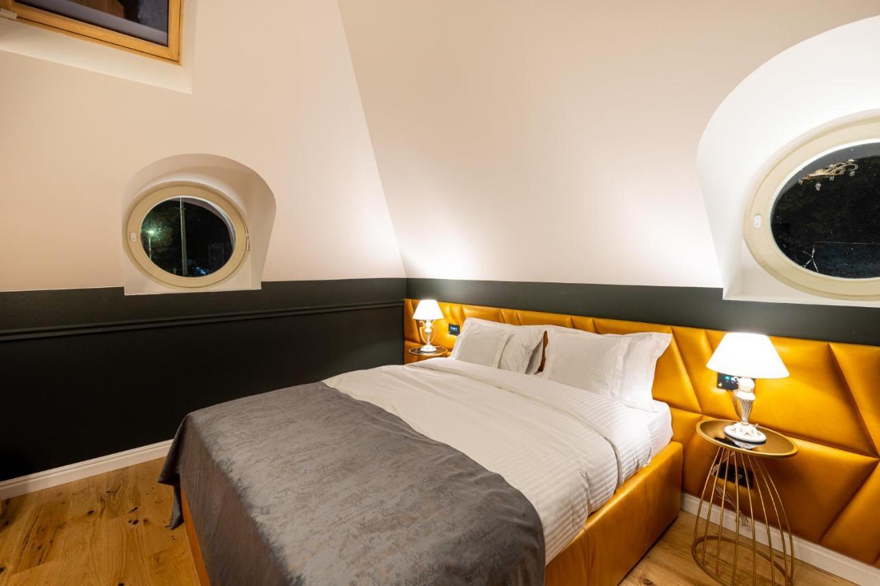 Boutique Hotel Cocosul De Aur Targu Mures Exterior photo
