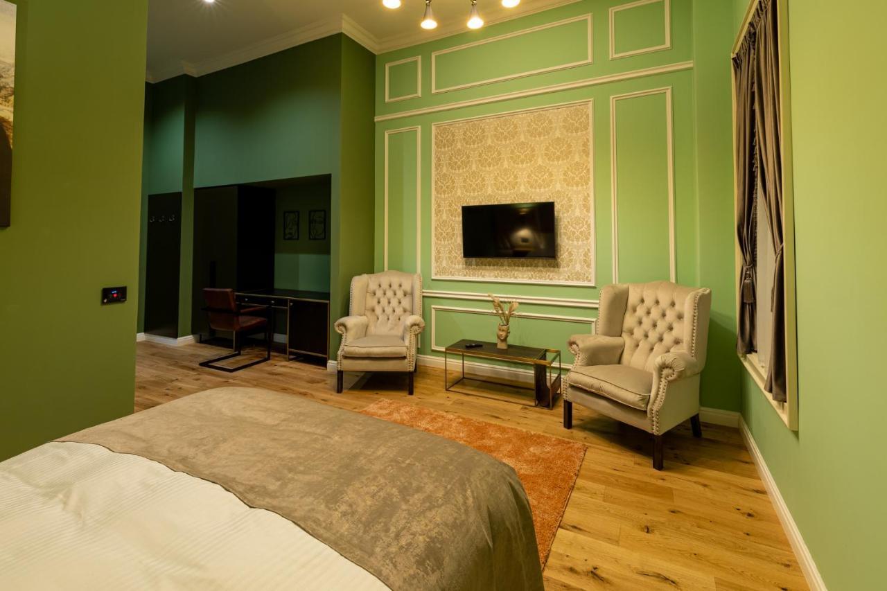 Boutique Hotel Cocosul De Aur Targu Mures Exterior photo