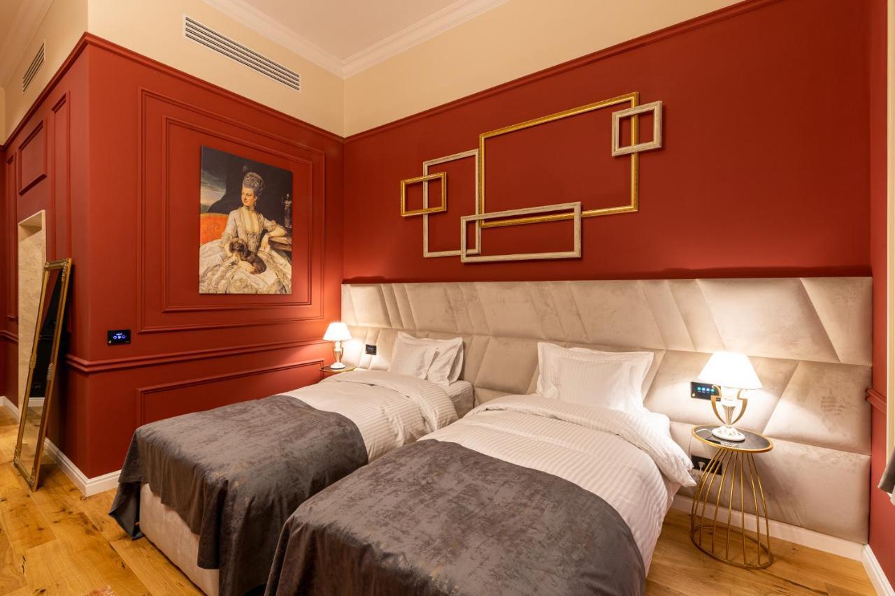 Boutique Hotel Cocosul De Aur Targu Mures Exterior photo