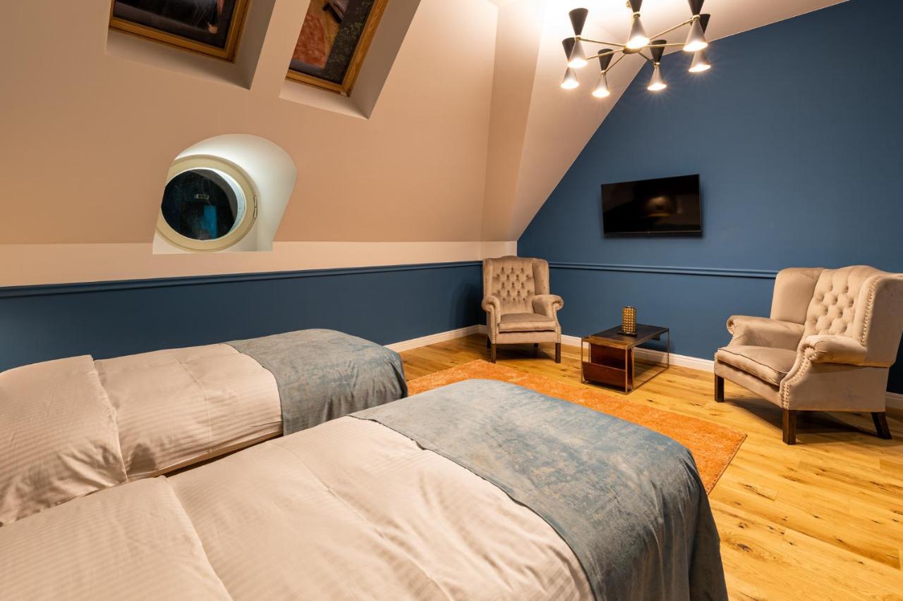 Boutique Hotel Cocosul De Aur Targu Mures Exterior photo